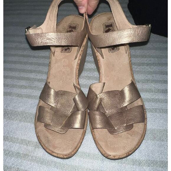 Kork-ease myrna 2.0 gold wedge platform sandal size 9 - Picture 1 of 8